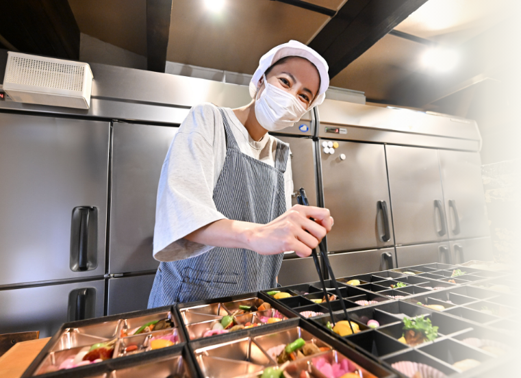 お弁当製造・宅配の風景